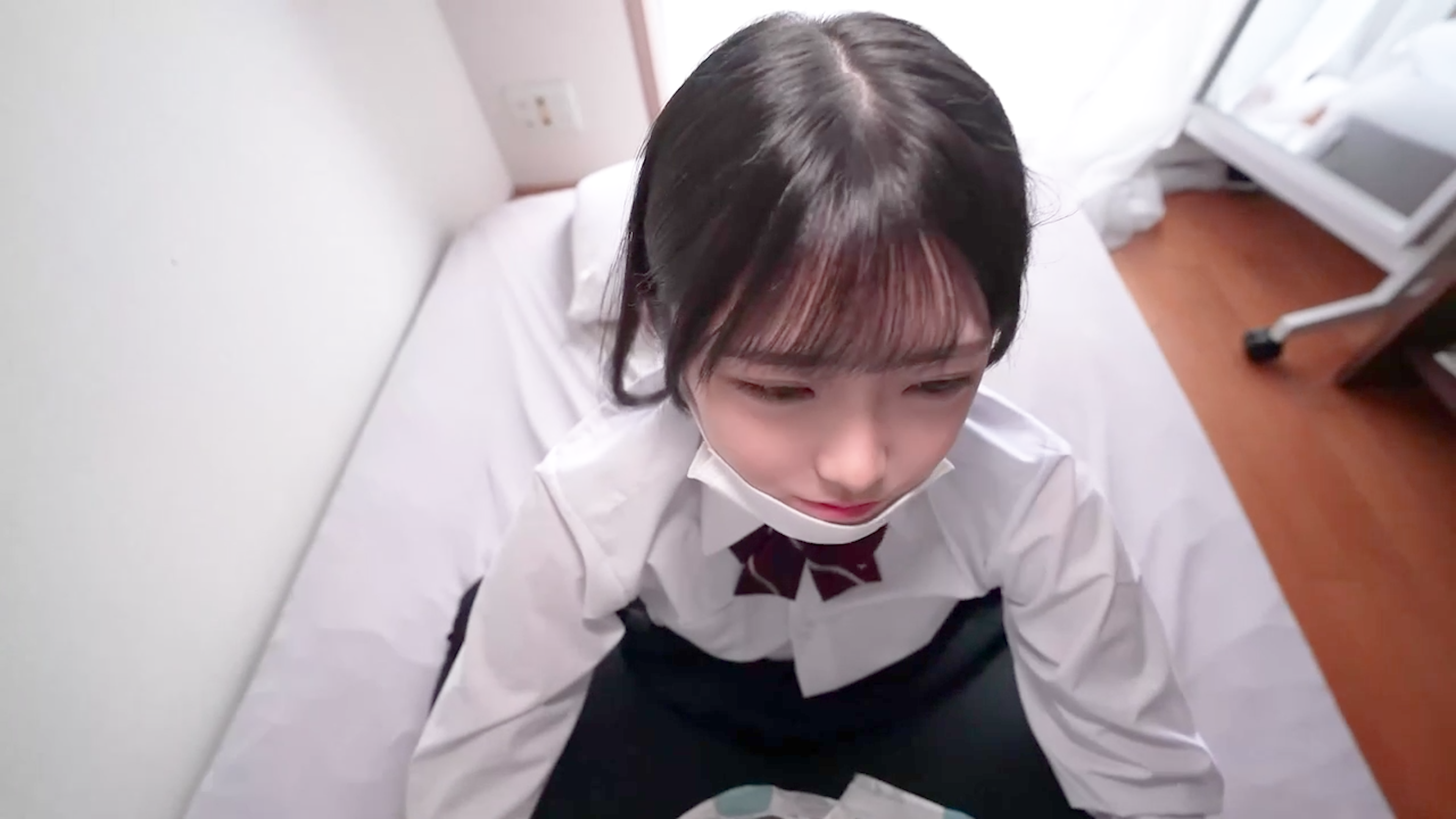 【有码】FC2-3430809 200●年生まれ本物1○才あやちゃん、学校帰りのツンデレ美小女に無許可中出し。※所持で起